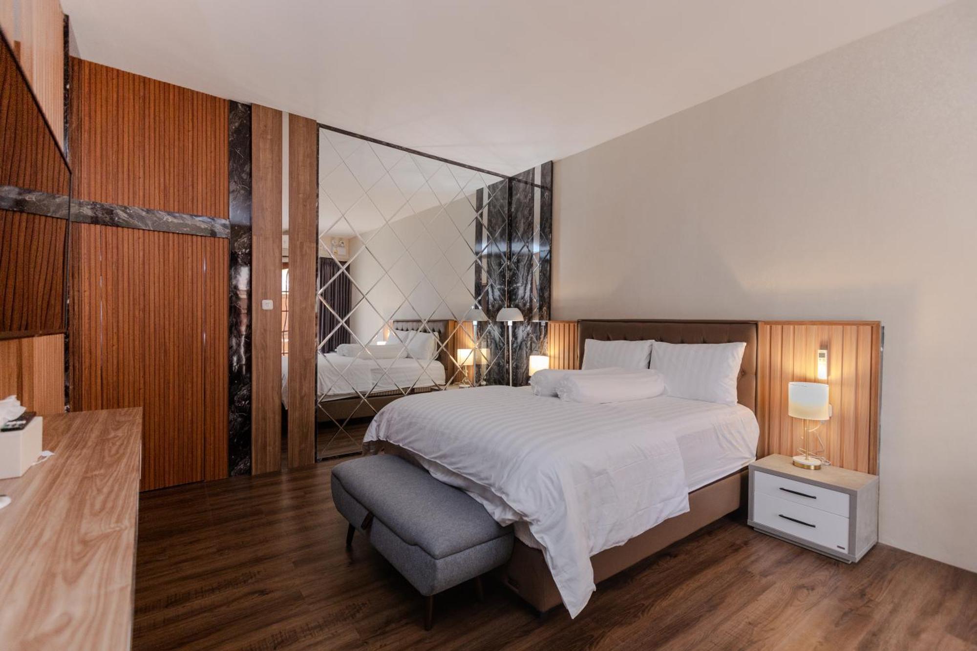 Inez Homestay Джокьякарта Экстерьер фото