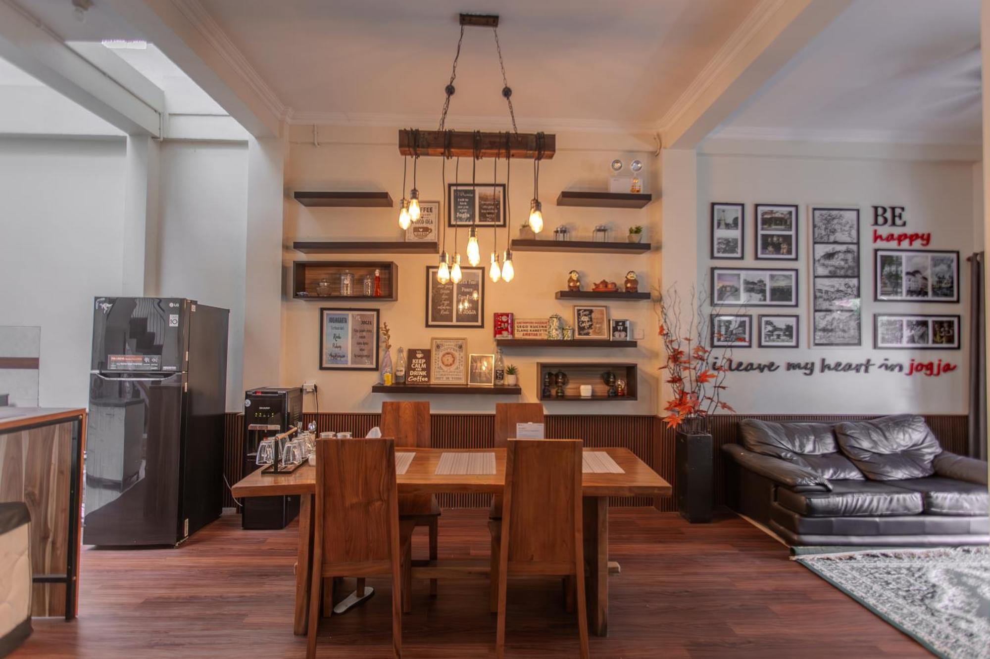 Inez Homestay Джокьякарта Экстерьер фото